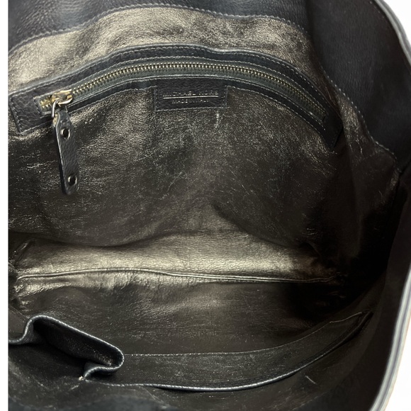 SALE‼️ MICHAEL KORS Italian Skorpios Hobo - Picture 2 of 4